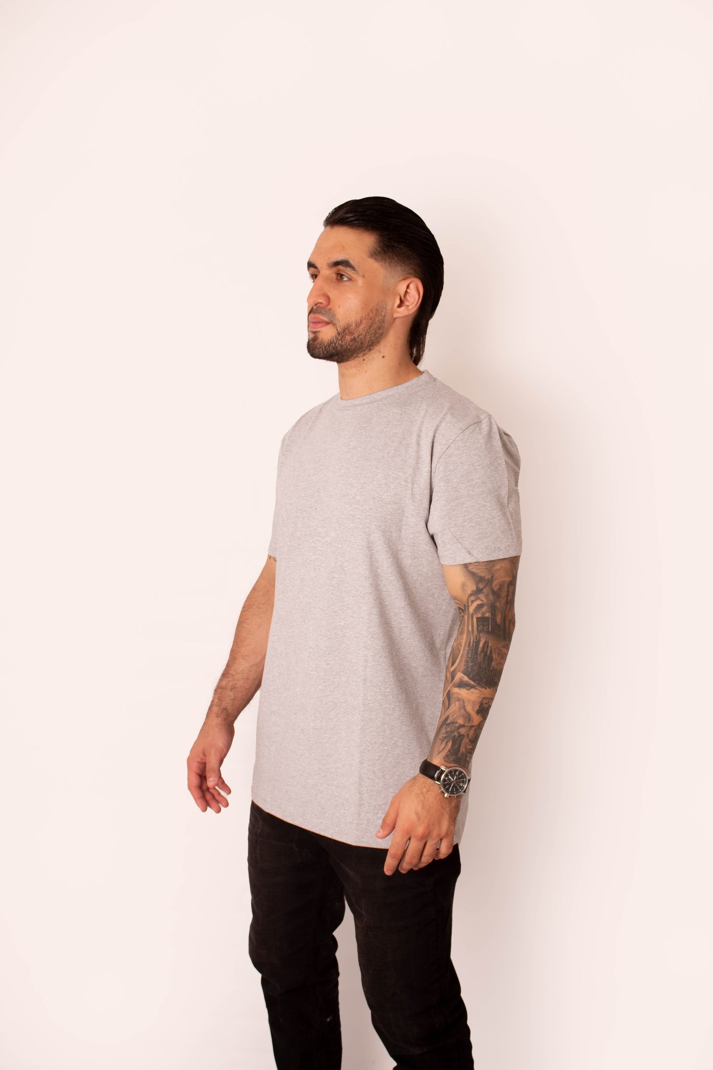 CAMISETA GRIS OSCURO (T-SHIRT) ALGODÓN PERUANO
