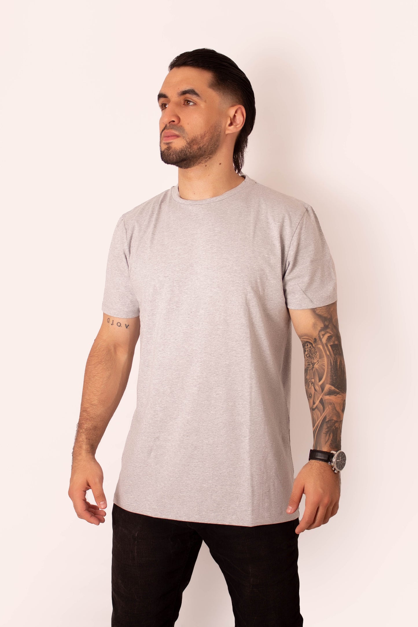 CAMISETA GRIS OSCURO (T-SHIRT) ALGODÓN PERUANO